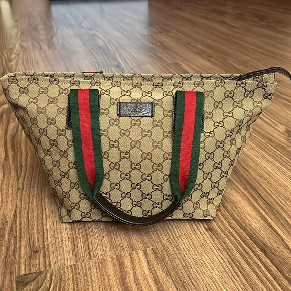 A287 - 💯 % authentic Gucci shoulder bag - Picture 4 of 16